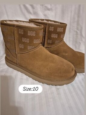 UGG Classic Mini Boot in Chestnut